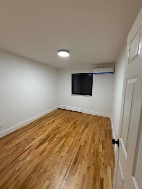 Nowe 3 sypialnie w Middle Village, Queens - blisko metra i udogodnień - 2