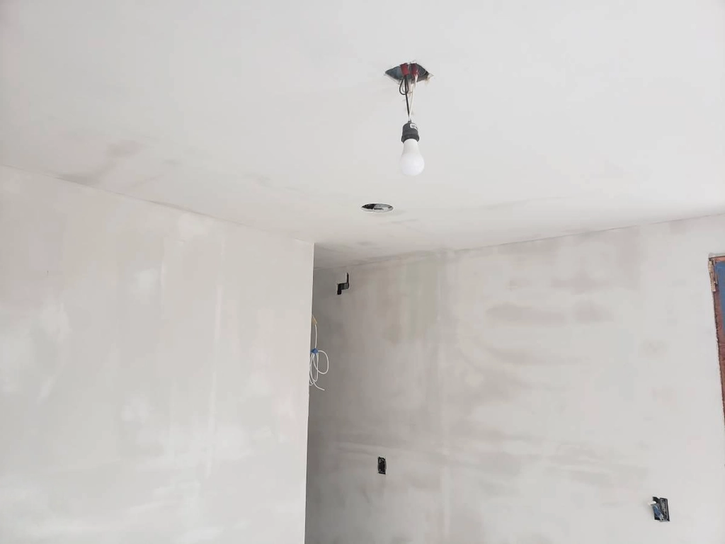 Doświadczony szpachlarz malarz szuka pracy na Manhattanie - 5