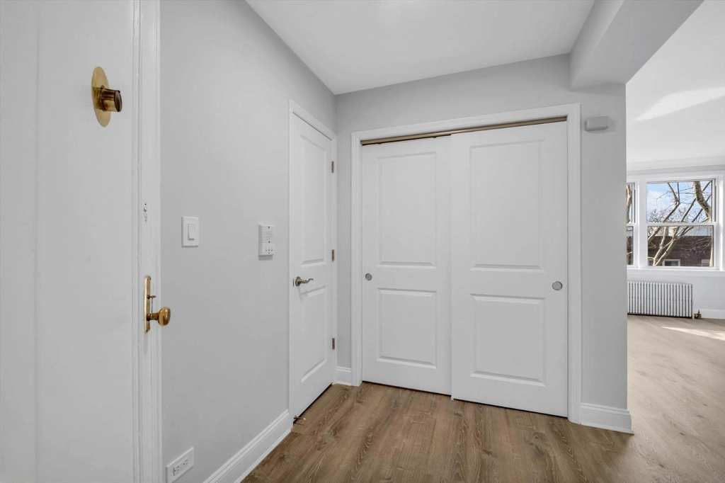 Wyremontowane mieszkanie 1 sypialniowe w Kew Garden Hills, Queens - 6