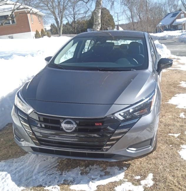 2025 Nissan Versa SR - Jak Nowy, Niska Przebieg!